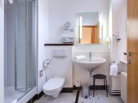 Märchenhafte Weihnachtszeit in Kassel inkl. MeineCard+ & Kurhessen Therme 2 Std. 2