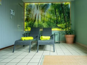 Shopping & Winetasting in Neumünster