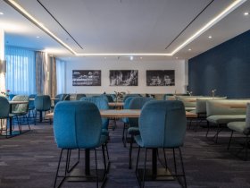 Shopping & Winetasting in Neumünster