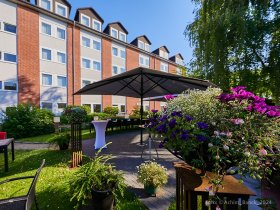 Shopping & Winetasting in Neumünster