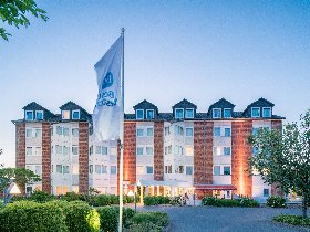 Shopping & Winetasting in Neumünster