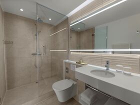 Kunst in Hannover: Niki.Kusama.Murakami inkl. Abendessen