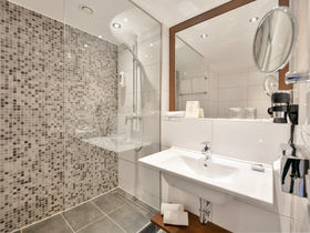 Sleep & Relax - 3 Tage Wellness-Auszeit mit Stil - Mercure und Carolus Thermen