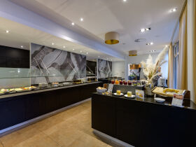 Sleep & Relax - 3 Tage Wellness-Auszeit mit Stil - Mercure und Carolus Thermen