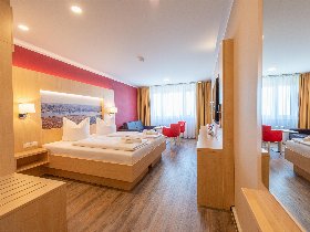 Kurztrip Rostock – 2 Nächte direkt an Stadthalle & Hauptbahnhof