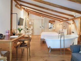  3  Verwöhn Tage inkl. 1 x Dinner vor den Toren Hamburgs