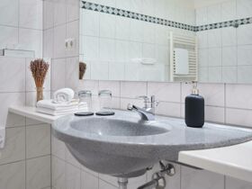  3  Verwöhn Tage inkl. 1 x Dinner vor den Toren Hamburgs