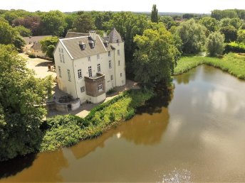 Nur die Liebe zählt (am Niederrhein)! Burgromantik in den historischen Mauern der Wasserburg