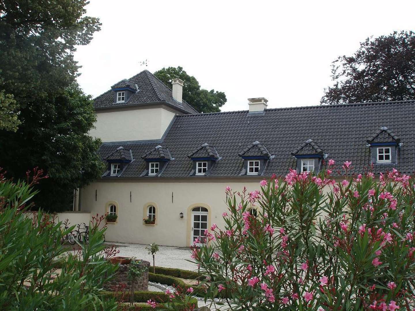Romantiknacht auf der Burg inkl. Vesperplatte & Wein | 2 Tage am Niederrhein