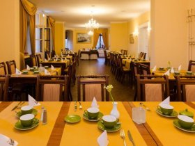 Romantische Auszeit im  **** Sterne Elbe Resort direkt am Fluss