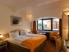 Romantische Auszeit im  **** Sterne Elbe Resort direkt am Fluss