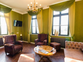 Romantische Auszeit im  **** Sterne Elbe Resort direkt am Fluss