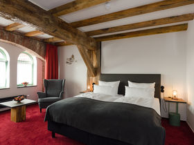 Romantische Auszeit im  **** Sterne Elbe Resort direkt am Fluss