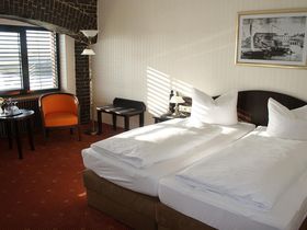 Romantische Auszeit im  **** Sterne Elbe Resort direkt am Fluss