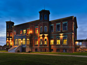 Romantische Auszeit im  **** Sterne Elbe Resort direkt am Fluss