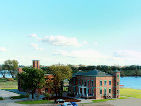 Romantische Auszeit im  **** Sterne Elbe Resort direkt am Fluss