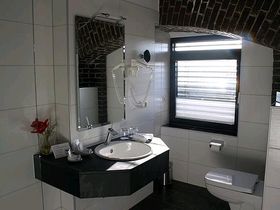 Romantische Auszeit im  **** Sterne Elbe Resort direkt am Fluss