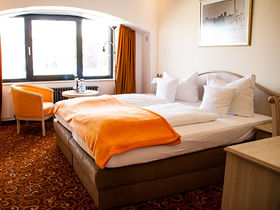 Romantische Auszeit im  **** Sterne Elbe Resort direkt am Fluss