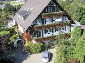 Jubeln Sie mit! 35 Jahre Landhotel Grimmeblick inkl. Halbpension & Anwendung | 3 Tage