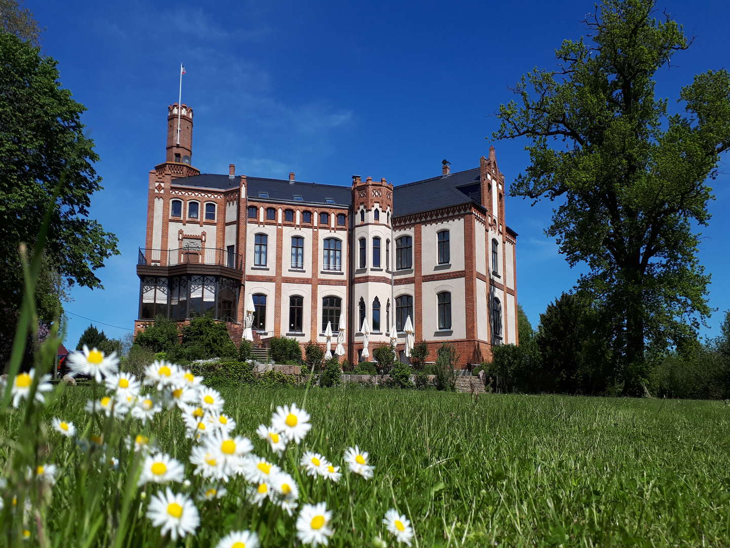 Ostsee-Märchenschloss am Rande von Wismar - Gamehler Landpartie