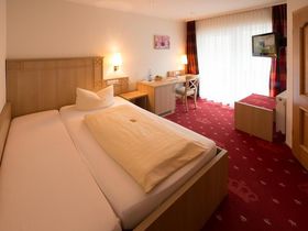 KRONE Silvesterpauschale inkl. Tanz & Livemusik uvm.