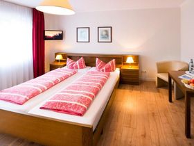 KRONE Silvesterpauschale inkl. Tanz & Livemusik uvm.