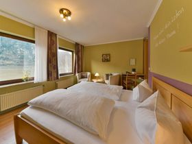 KRONE Silvesterpauschale inkl. Tanz & Livemusik uvm.