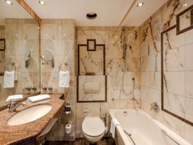 Schmetterlinge im Bauch - romantische Tage in Berlin inkl. Candlelight-Dinner | 4 Tage