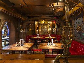 Hier sagen sich Fuchs & Hase 