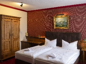 Hier sagen sich Fuchs & Hase 