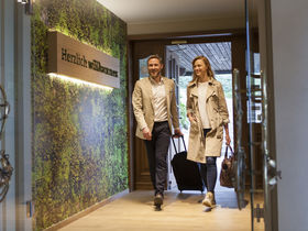 Auf Wiesen, Wald und Wolken schweben in der Eifel