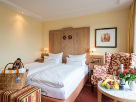 Auf Wiesen, Wald und Wolken schweben in der Eifel