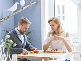 Auf Wiesen, Wald und Wolken schweben in der Eifel