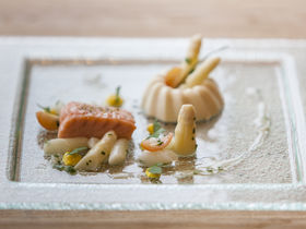Auf Wiesen, Wald und Wolken schweben in der Eifel