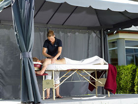 Auf Wiesen, Wald und Wolken schweben in der Eifel