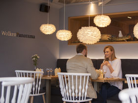 Auf Wiesen, Wald und Wolken schweben in der Eifel