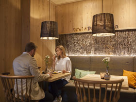 Auf Wiesen, Wald und Wolken schweben in der Eifel