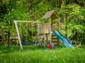 Zeit für die Familie im Thüringer Wald - ein Kind mit im Gepäck