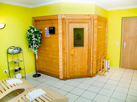 Zeit für die Familie im Thüringer Wald - ein Kind mit im Gepäck