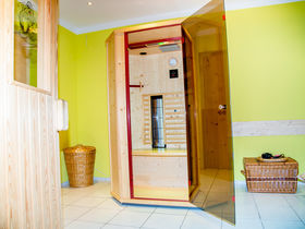 Zeit für die Familie im Thüringer Wald - ein Kind mit im Gepäck