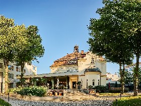 Honeymoon - Rendevouz in einer Suite mit Champagner