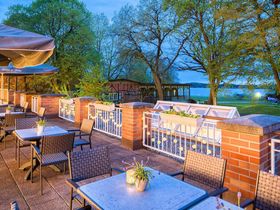 Kleine Auszeit im 4 Sterne Hotel direkt am Strand des Güstrower Inselsees