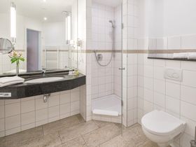 Kleine Auszeit im 4 Sterne Hotel direkt am Strand des Güstrower Inselsees