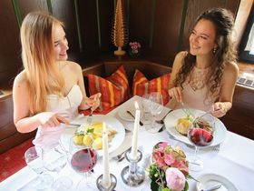 AllerlEi-Österliches Spielzeugdorf inkl. Halbpension