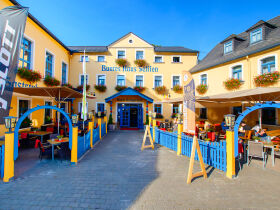 AllerlEi-Österliches Spielzeugdorf inkl. Halbpension