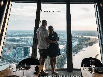Up to the Sky - Düsseldorf aus der Luft inkl. Auffahrt auf den Rheinturm - 3 Tage
