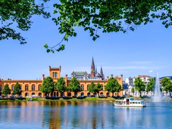 Städtebummler inkl. 1 x Abendessen & Schwerin Ticket