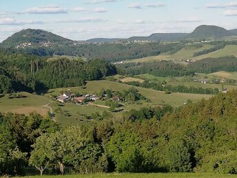 Die Natur der schwäbischen Alb ruft und lädt zum Wandern, Radeln oder Relaxen ein.. 