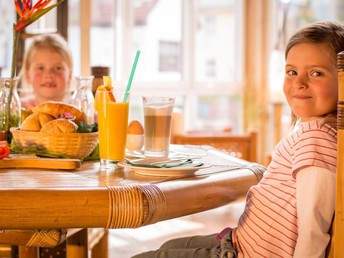 MÄDELS Trip 4 Tage I Wellness & Party auf Usedom