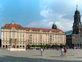 Stadtentdecker Dresden inkl. Aufstieg Frauenkirche & Stadtrundfahrt  